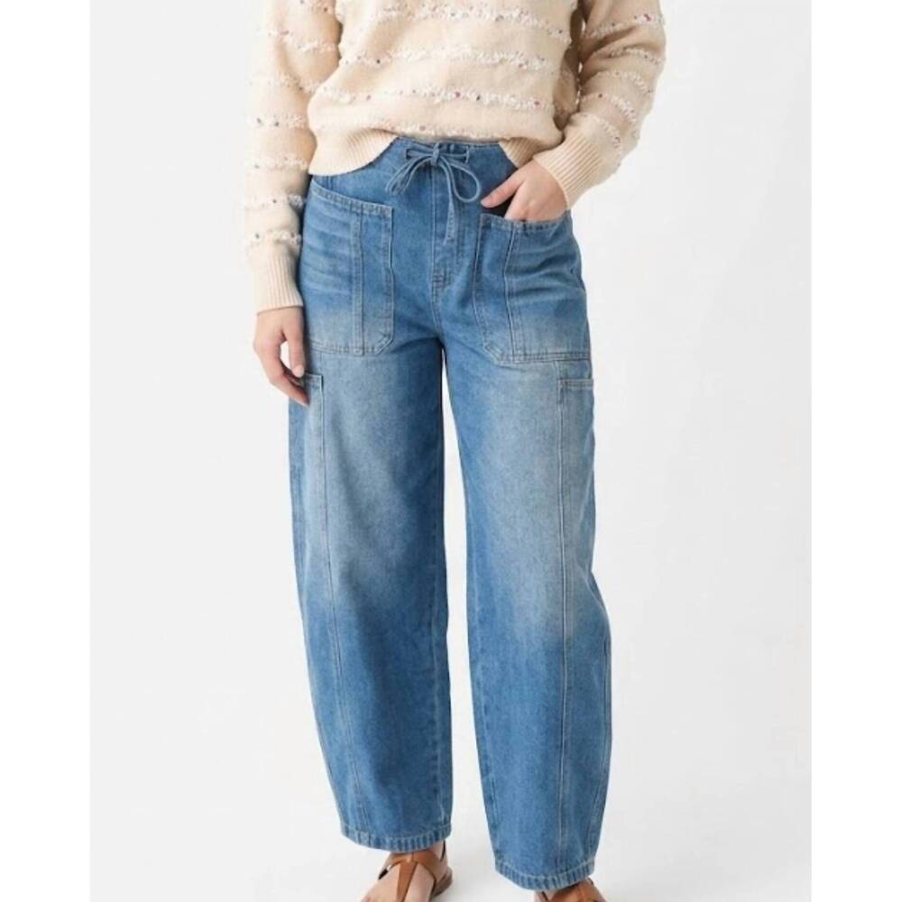 NEW BIBI relaxed barrel jeans in blue